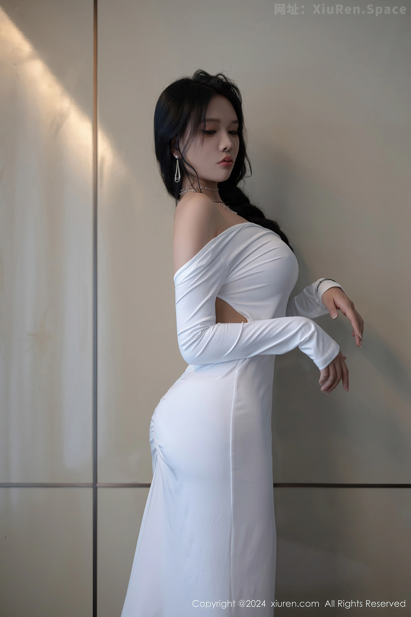 图片[4]-[XiuRen秀人网] VOL.9115 模特娜比性感白色连衣裙+黑色蕾丝情趣内衣秀凹凸身材诱惑写真81P-秀人网官方网站